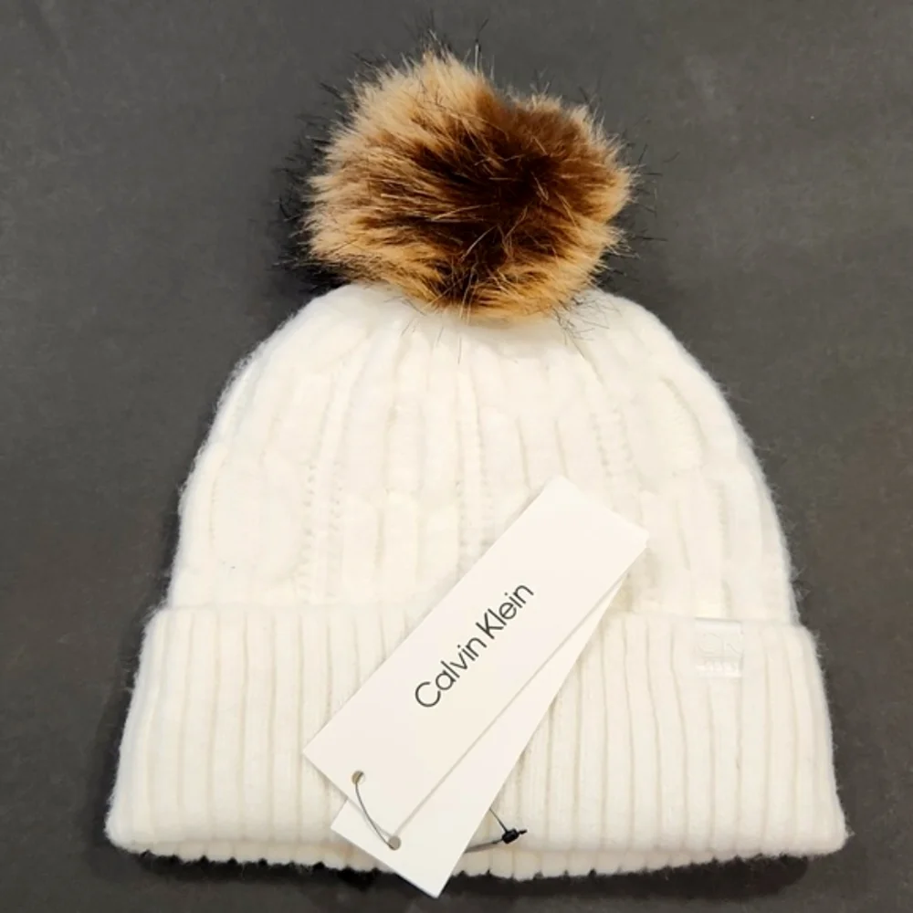 NWT Calvin Klein Cream Faux Fur Pom-Pom Knit Beanie Hat One Size MSRP $48 - Picture 10 of 10